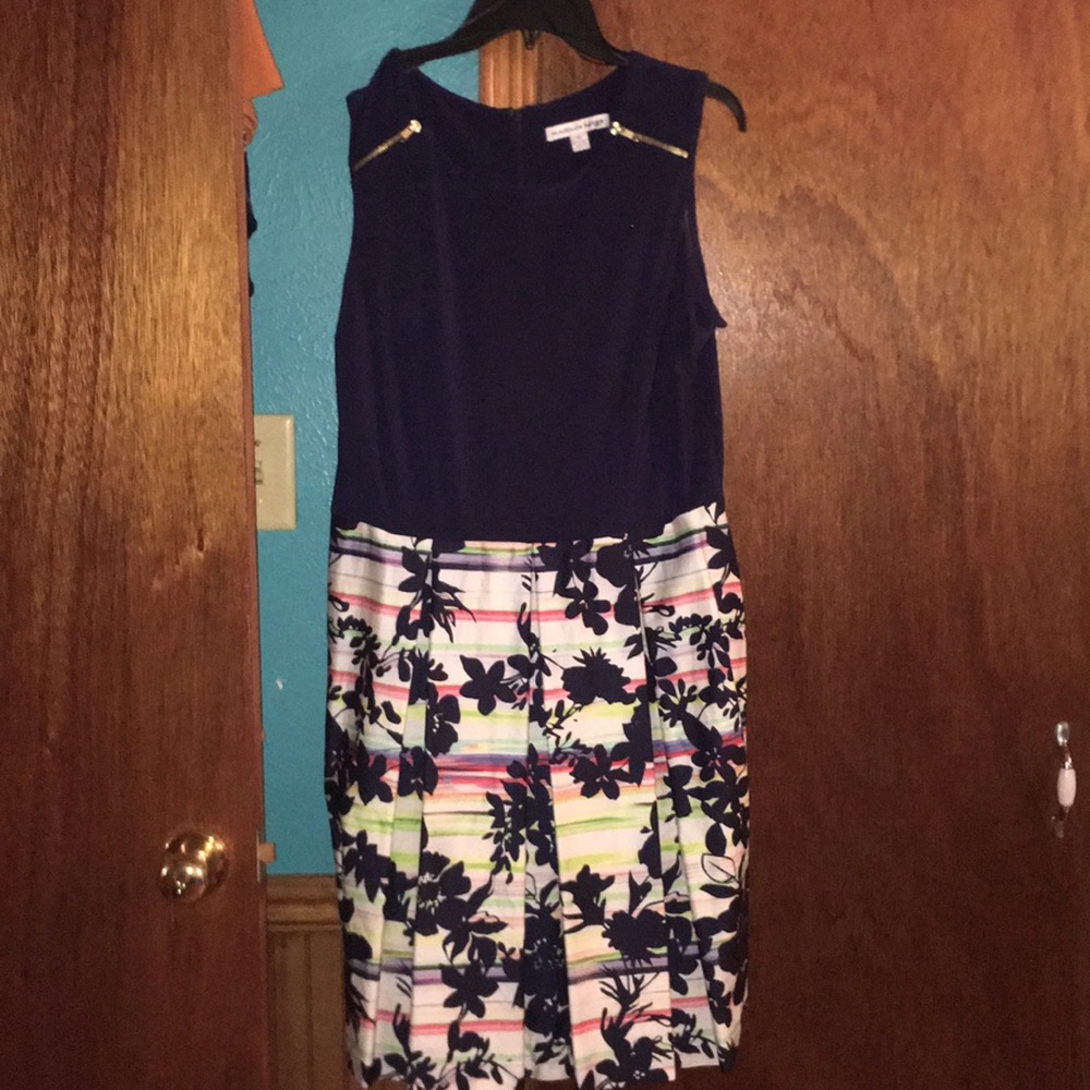 Women’s dress